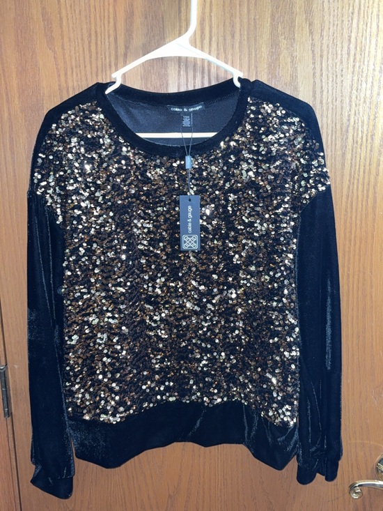 Cable & Gauge Tops - Cable & Gauge Black Velvet Sequin Front Pullover with Gold Accents